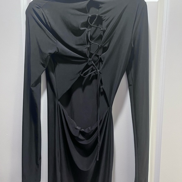 Sabora Classic Black Long Sleeve Dress - Picture 5 of 7
